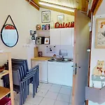 Maison Lumineuse Et Familiale A Avec Piscine Et Parking - Fr-1-785-34 펜션