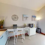 펜션 Maison Lumineuse Et Familiale A Avec Piscine Et Parking - Fr-1-785-34