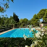 Maison Lumineuse Et Familiale A Avec Piscine Et Parking - Fr-1-785-34 펜션