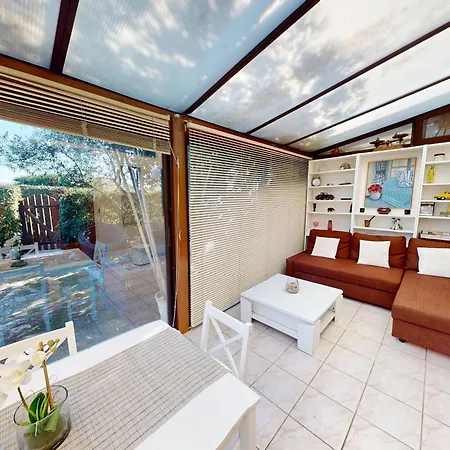 Maison Lumineuse Et Familiale A Avec Piscine Et Parking - Fr-1-785-34 Vic-la-Gardiole